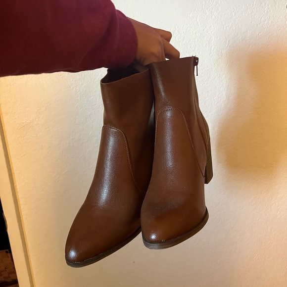 UNIVERSAL THREAD FAUX LEATHER BOOTS - Picture 5 of 5